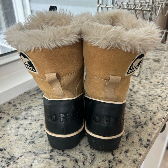 Women’s Sorel Boots - Picture 3 of 5